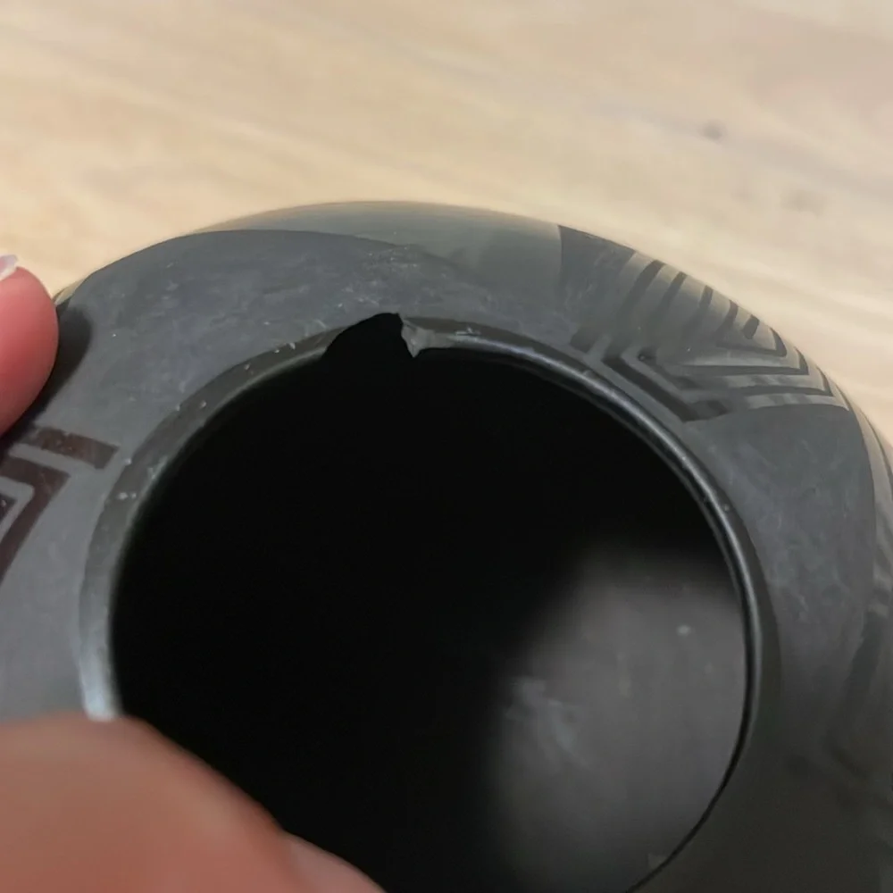 Mata Ortiz Mexican Black Pottery signed by artisan Josi Cato - Picture 11 of 11